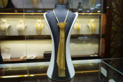 Yeni trend: Altın kravat!