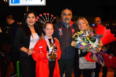 Adanalı Down Sendromlu Selin Naz, dünya şampiyonu oldu