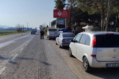 Aydın'da durdurulan minibüste 16 düzensiz göçmen yakalandı