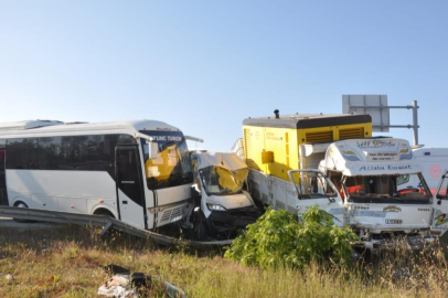 Tekirdağ'da feci kaza: 18 işçi hastaneye kaldırıldı